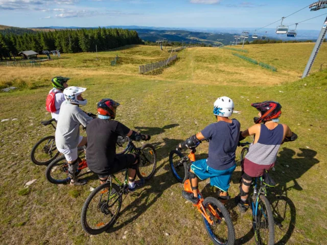 station Chalmazel - activité été trottinette et VTT de descente aux Jasseries