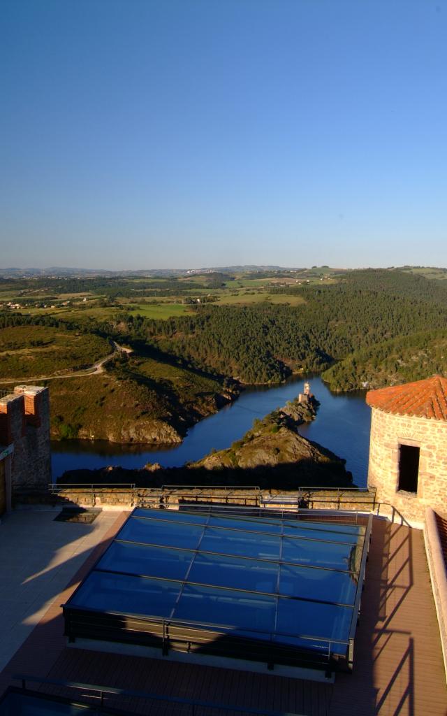 F Chambles Château D Essalois ©adt42 Gil Lebois (1)