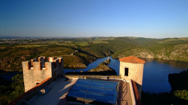 F Chambles Château D Essalois ©adt42 Gil Lebois (1)