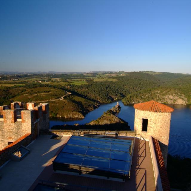 F Chambles Château D Essalois ©adt42 Gil Lebois (1)