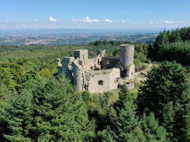 R Château Cornes D Urfé©adt42 Kikimagtravel